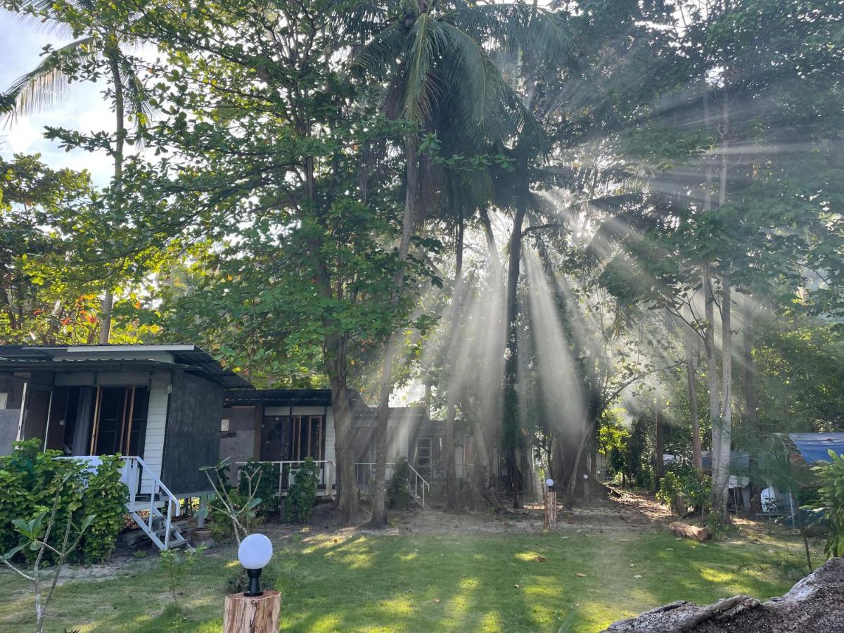 Koh Ngai Sea Open Resort Екстер'єр фото
